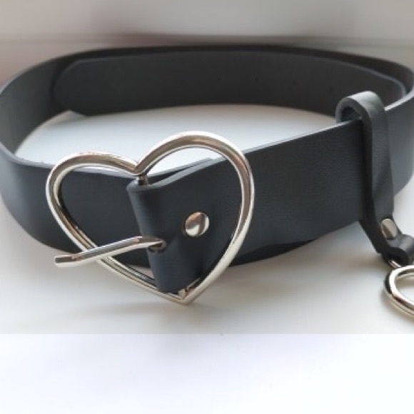 Silver Heart shape buckle Belt - Picture 2 of 5